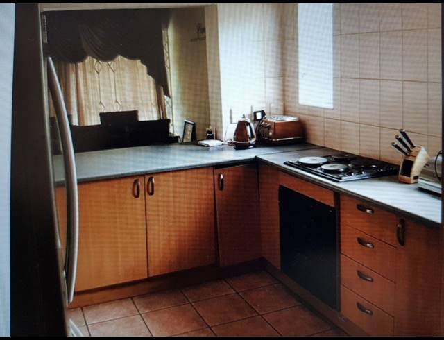 3 BEDROOM TOWNHOUSE TO LET IN OLIVEDALE